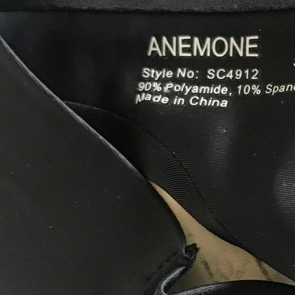 Women’s No Show Seamless Black Thong - Picture 5 of 5